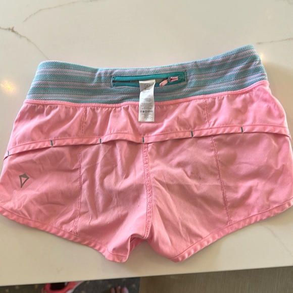 Ivivva Shorts - Picture 1 of 3